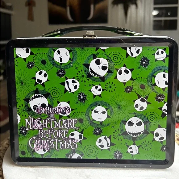 NECA • Tim Burton’s • Black/Green • The Nightmare Before Christmas • Lunch Box - Picture 3 of 12